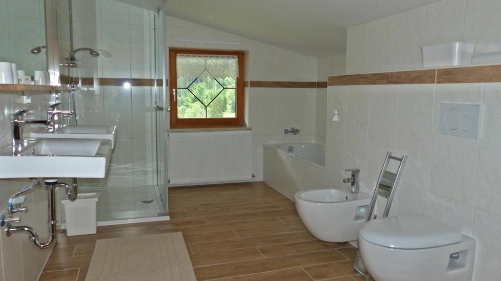 Brandtnerhof Betriebe Aparthotel Waidring Luaran gambar